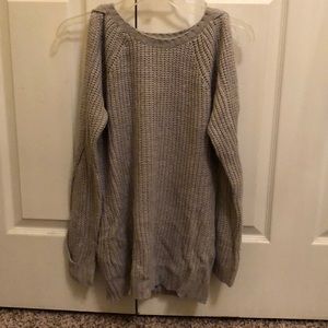 gray long sleeve sweater